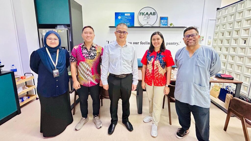 Ini Maksud Tujuan Tim Green Campus Polimdo Kunjungi Universiti Tun Hussein Onn Johor Malaysia